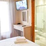 Yannis Hotel