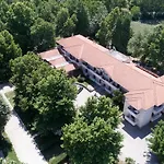 Hotel Yannis *