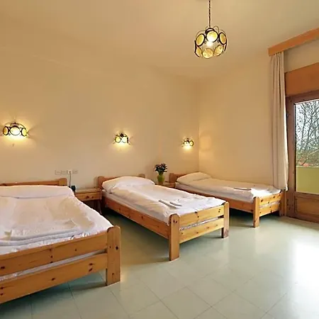 Yannis Hotel