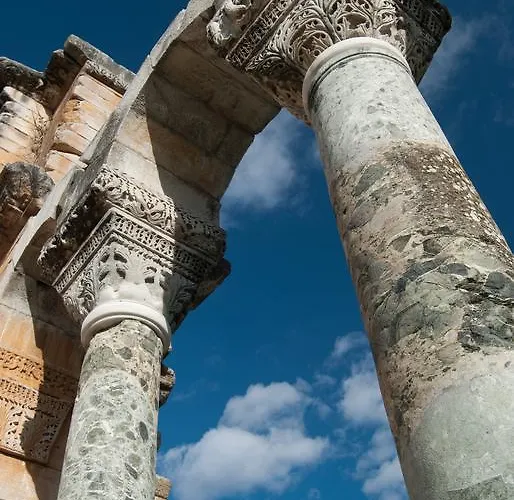 Yannis Otel Krinídhes